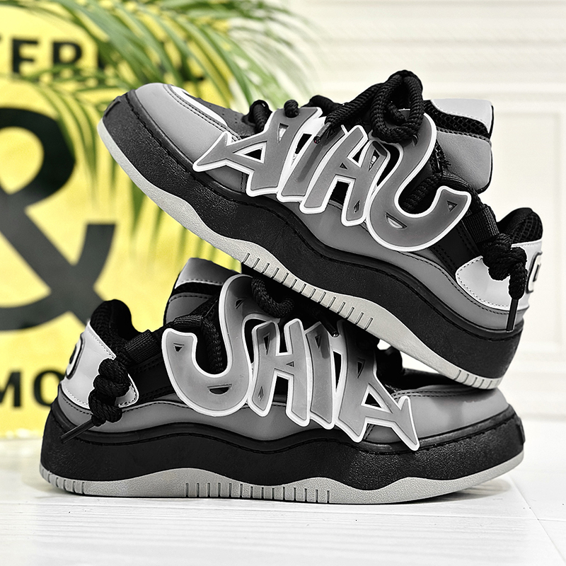 Men's Retro Style Skateboarding Spring New Thick Sole Non-Slip Breathable Leisure Sports Board Shoes