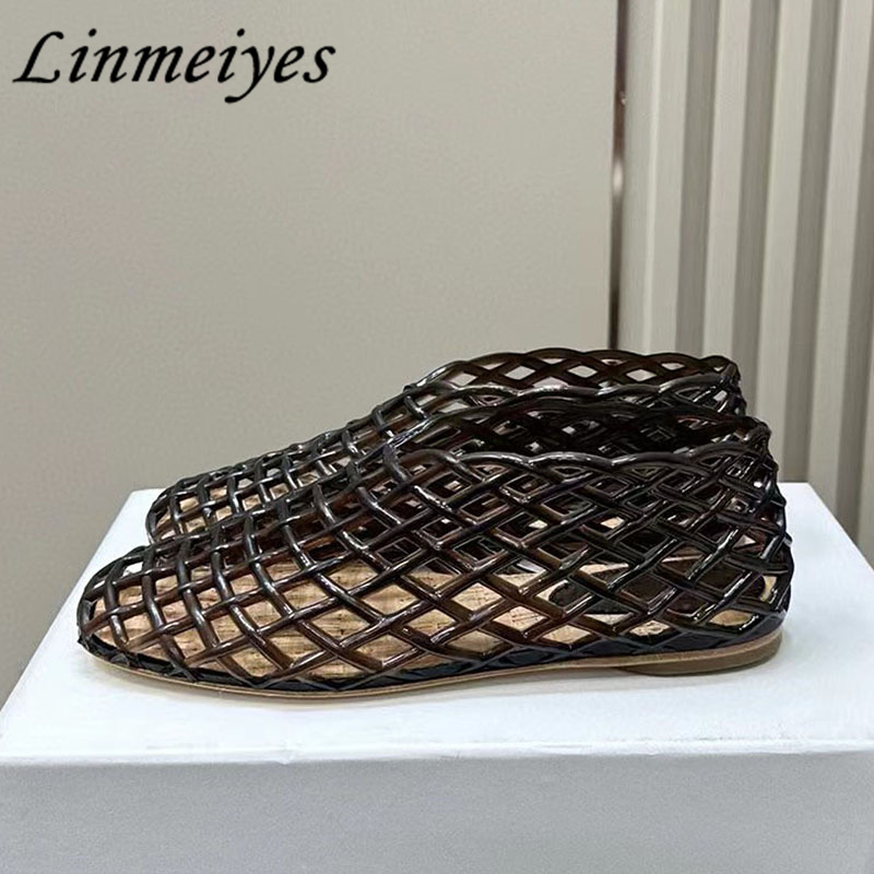 2024 New Jellies Shoes Women Rubber Hollow Out Runway Shoes Round Toe Holidays Beach Shoes Summer Comfy Flat Walk Shoes Woman
