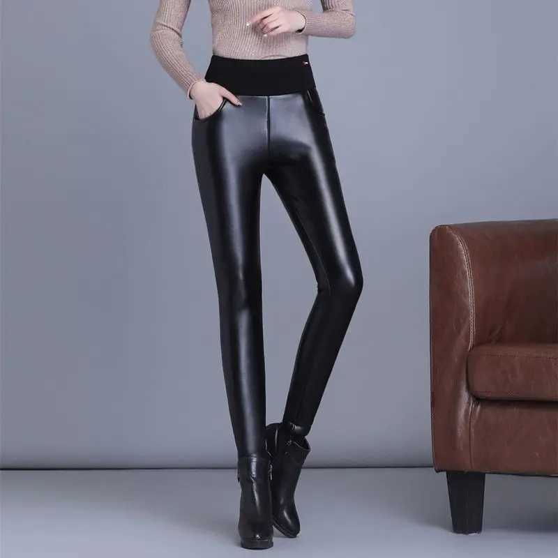 2025 High Waist and Thin Stepping on Feet in Autumn and Winter Pu Leather Pants Warm Velvet and Thickened Outer LeggingsX240914