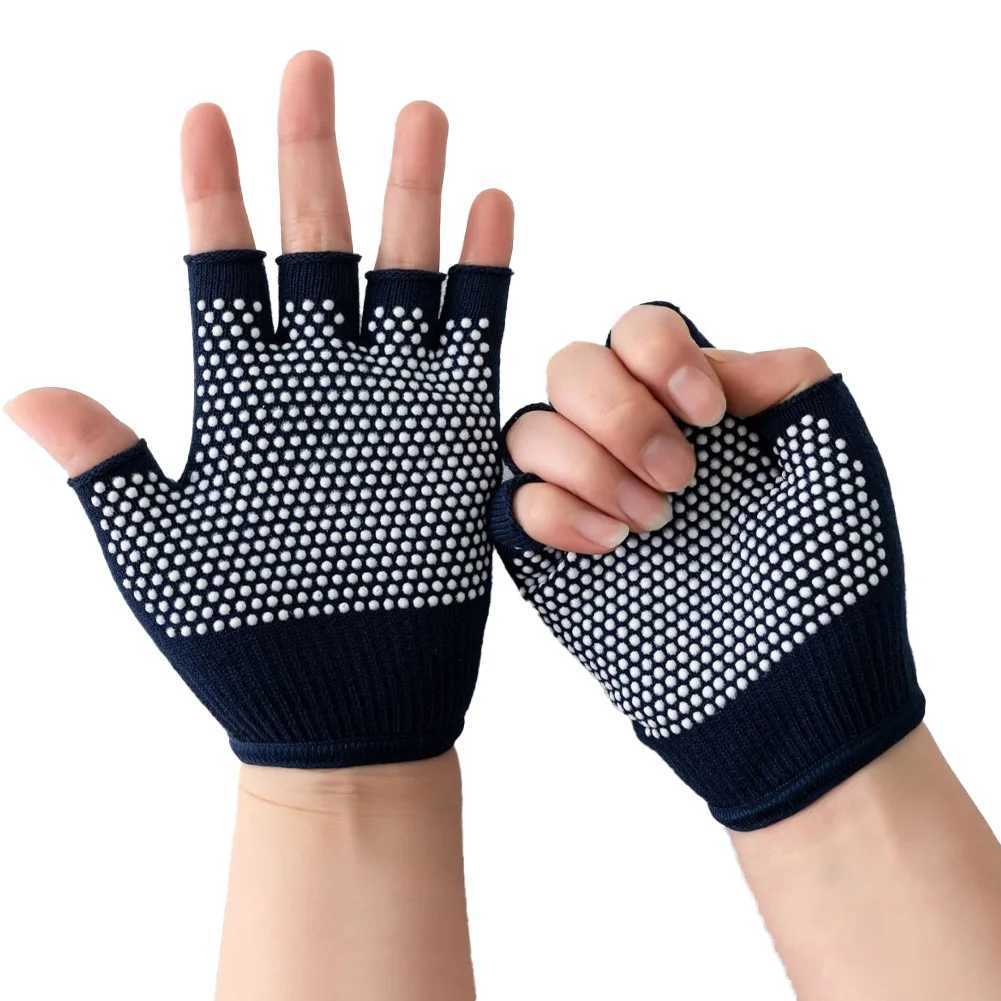 Yoga Gloves Non Anti Slip Grip Sticky Gloves Men Women Gym Yoga Pilates Balance Warm Fitness Half Finger Gloves Hand Protector Y240914