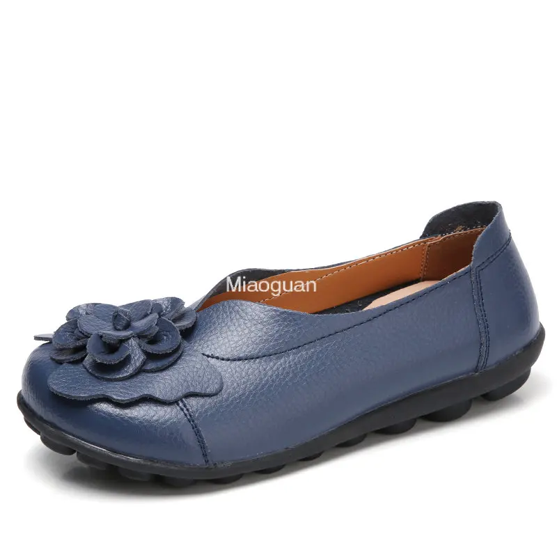 2024 Moccasins Soft Leather PU Woman Fashion Flat with Flowers Ladies Casual Shoes Spring Summer Women Designers Loafers Slip On