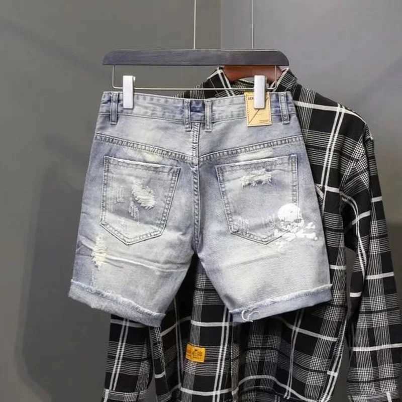 New Summer 2022 Ripped Hole Beggar Short Pants Mens Personality Skeleton Skull Printed Korean Slim Fitting Cowboy Denim ShortsX240914