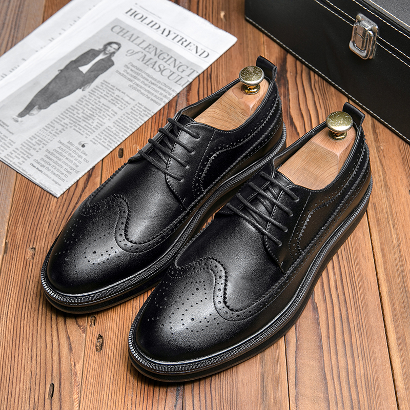 2025 new Brogues Leather Formal Oxfords Thick Bottom Fashion Wedding Party Men Dress Italian Designer Male Shoes 4a29