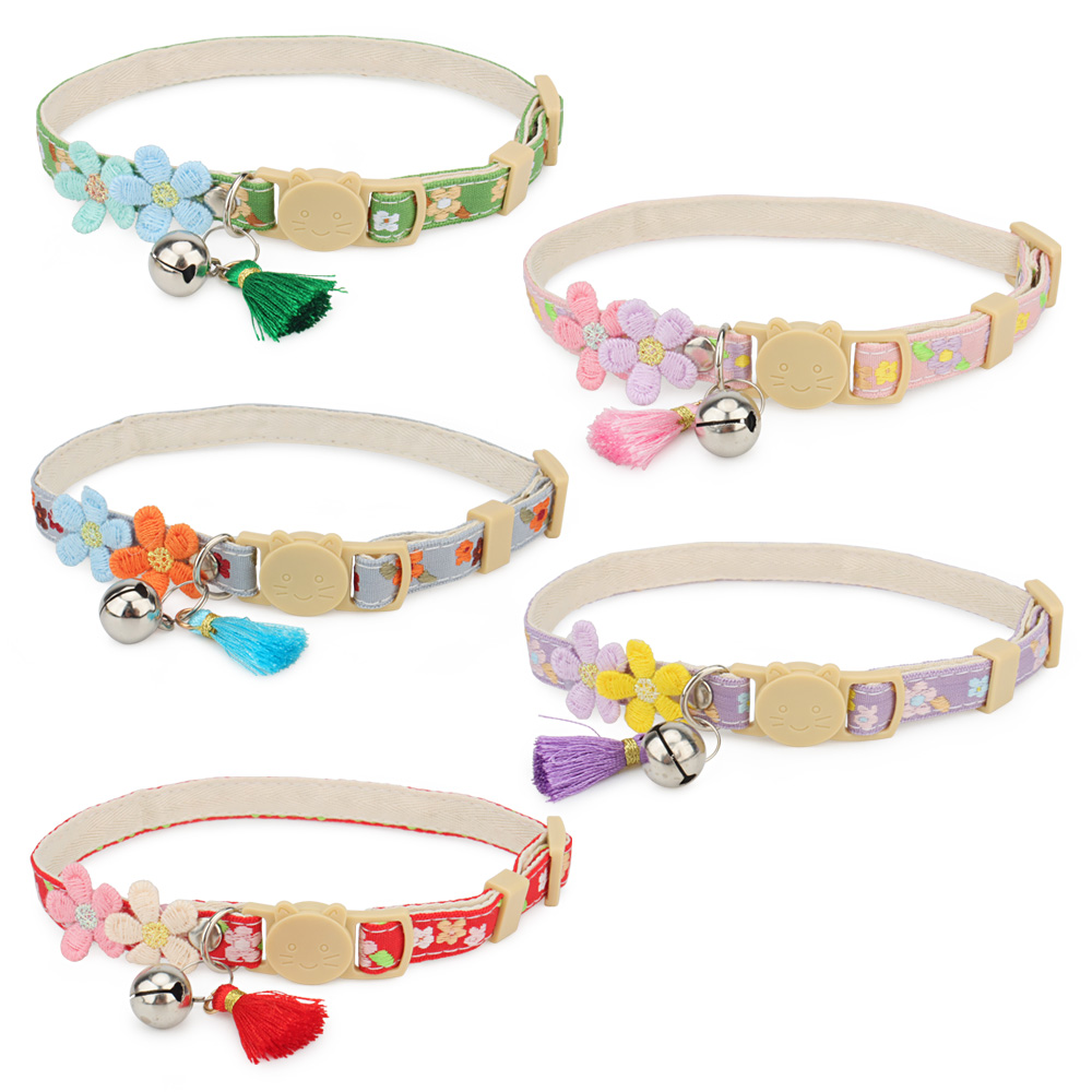 Cat Collar Cute Pet Collars Cat Neck Collar Ornament Flower Decoration with Quick Safety Buckle Adjustable Size Pet Supplies