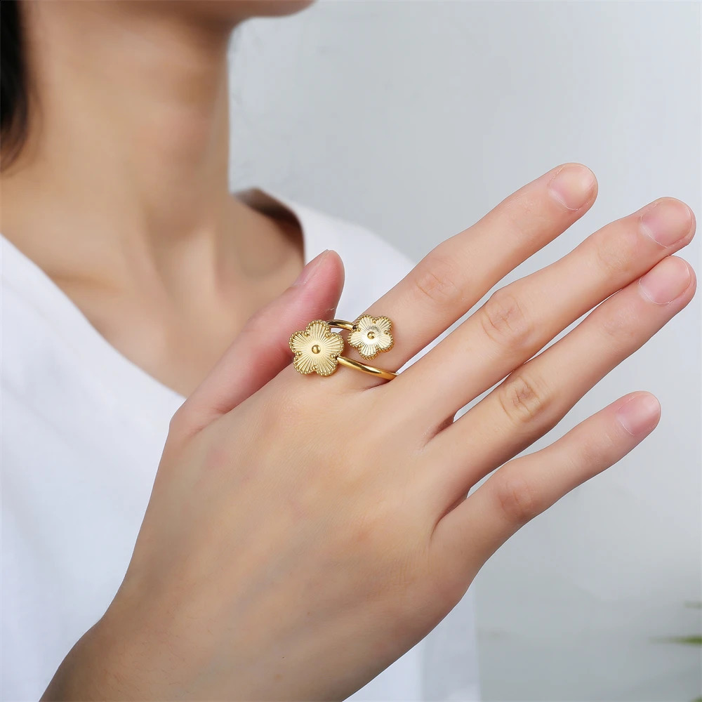 Botanical Laser Five Leaves Flower Open Ring Highquality Gold Silver Rose Black Double Clover Ladies 240906
