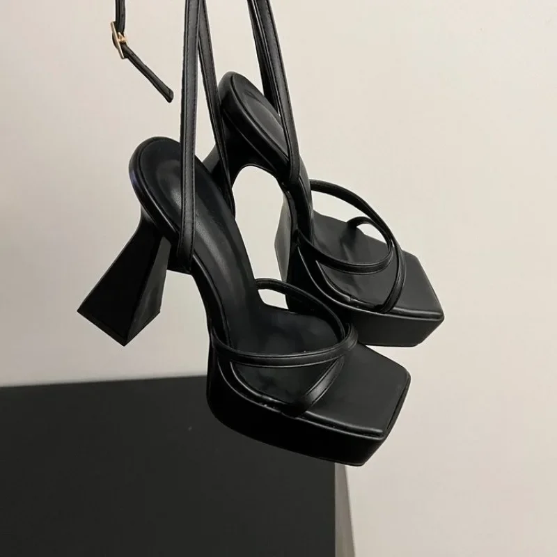 High Ladies Platform Heels 2024 Summer Fashion Women's Cross Straps Sandals New New Stable and Anti-fall Chunky Heel Party Shoes d556