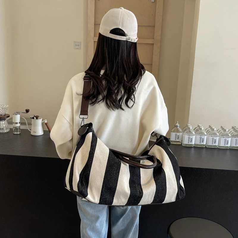 Carry on Travel Duffle Bag Stripe Canvas Outdoor Sports Gym Fitness Tote Bags for Women Large Capacity Storage Luggage Handbag 240914