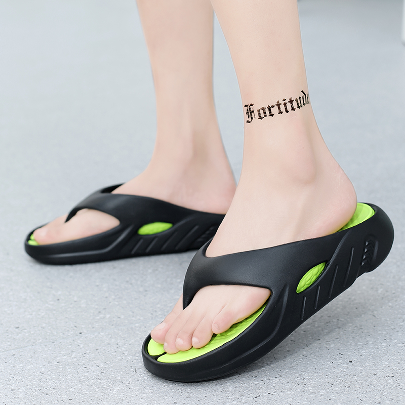 New Men's Flip Flops Outdoor Indoor Slippers Comfortable Slides Men Beach Sandals Non-slip Home Men Women Slippers Flip Flops