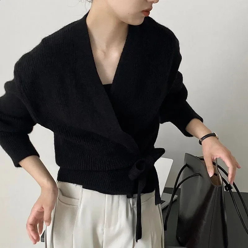 French Retro VNeck Cardigan Coats for Women Autumn Lace Up Loose Knitwear Woman Lazy Style Waist Solid Long Sleeve Sweater 240904