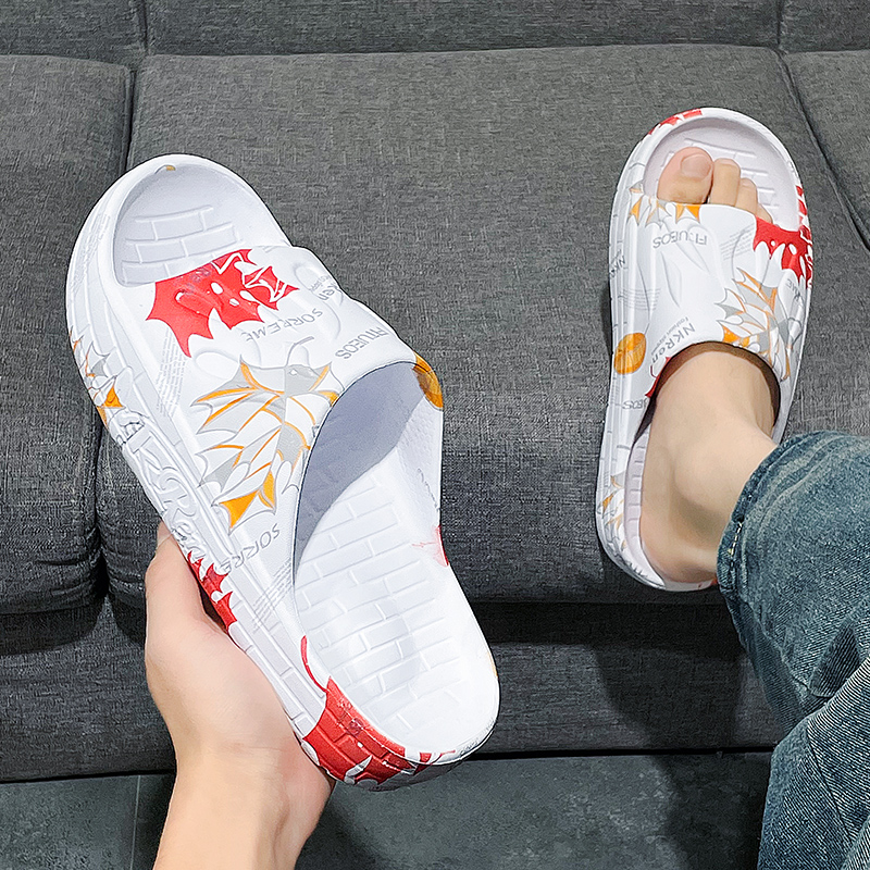 New 2023 Summer Men Slippers Outdoor Indoor Non-slip Cool Soft Thick Bottom Sandals Trend Slides Light Beach Shoes Slippers Home