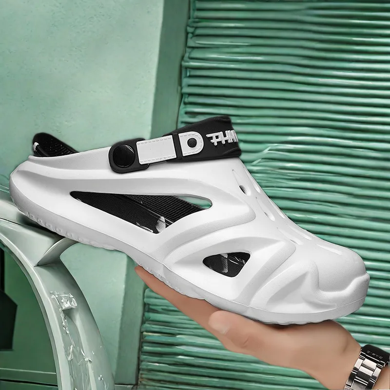 Moccasins Slippers For Home Men Designer Luxury 2024 Brand Mens Flip Flops Chessure High Quality Fashion Shoes Loafers Tennis