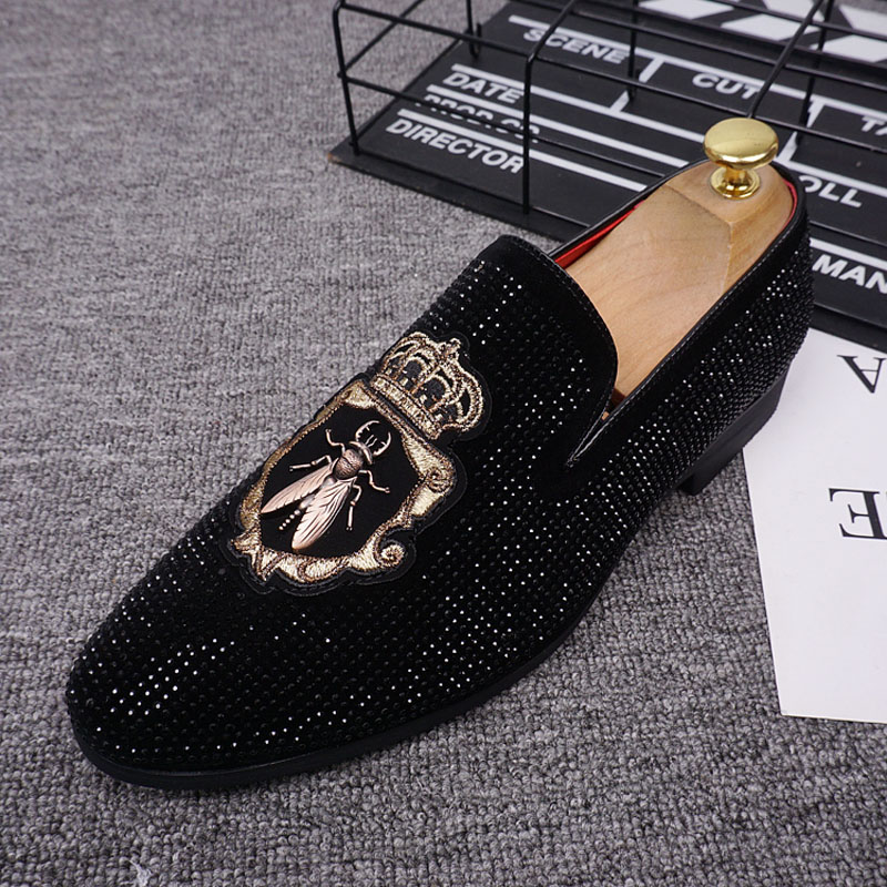 New Men Leather Casual Shoes Luxury Design Pointed Toe Party Dress Shoes Street Trend Slip-on Rhinestone Crown Loafers