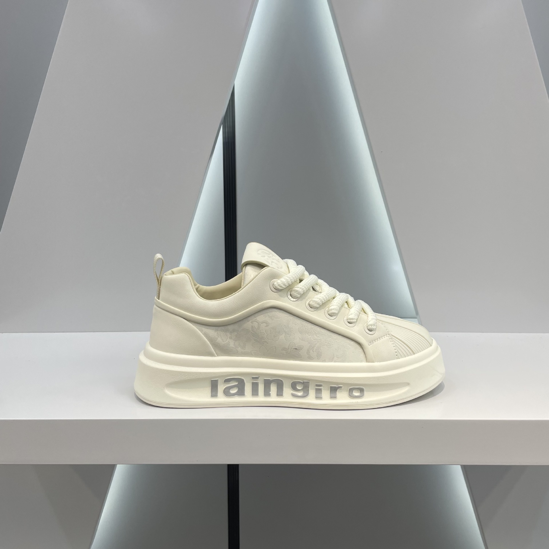 Ddmybear 2024 Autumn New Brand White Fashion Trend Versatile Embroidered Printed Casual Board Internet Red Trendy Men's Shoes Chinese Brand Shoes