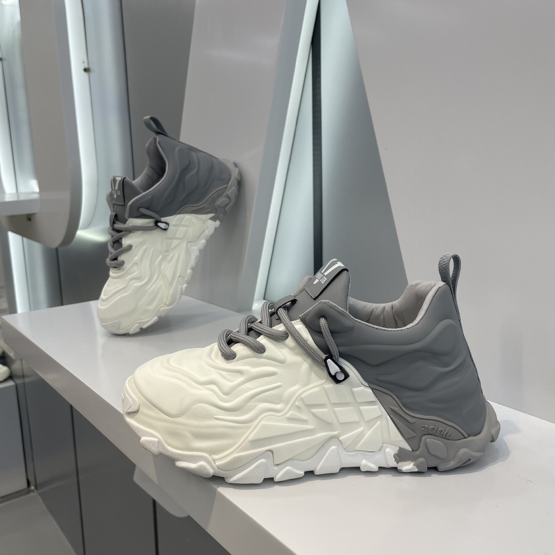 Ddmybear Mech Dad 2024 Versatile Men's Thick Soled Interior Height Increasing Casual Shoes Chinese Brand Shoes F915-189