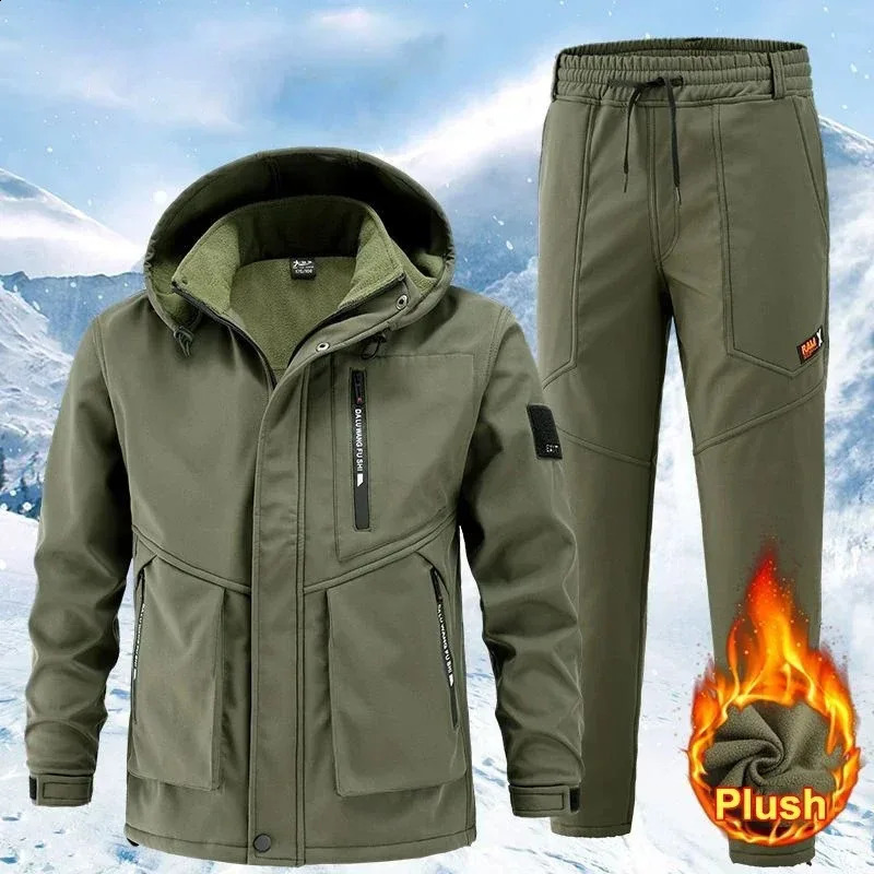 Warm Tracksuit Men Outdoor Sport Suits Winter Two Piece Set Mens Padded Thickened Windproof Waterproof Riding Mountaineering 240909