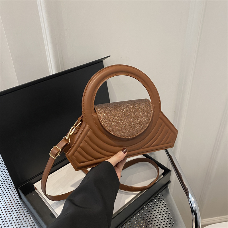 Small with niche design 2024 new spring/summer versatile high-end single shoulder bag popular crossbody handbag for women