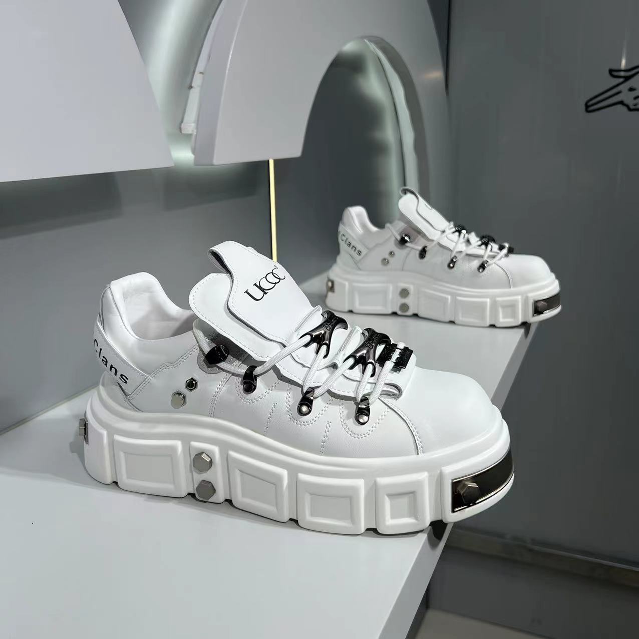 Ddmybear Men's 2024 New Thick Soled Height Increasing Casual Board Shoes, Popular Trend Brand Niche Design Shoes Chinese Brand Shoes F915-189