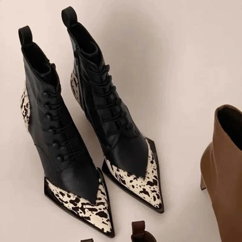 2024 Pointed Thick Heel Leopard Pattern Colorful Block Middle Heel Boots Personalized Side Zipper Middle Hat Boots 240914