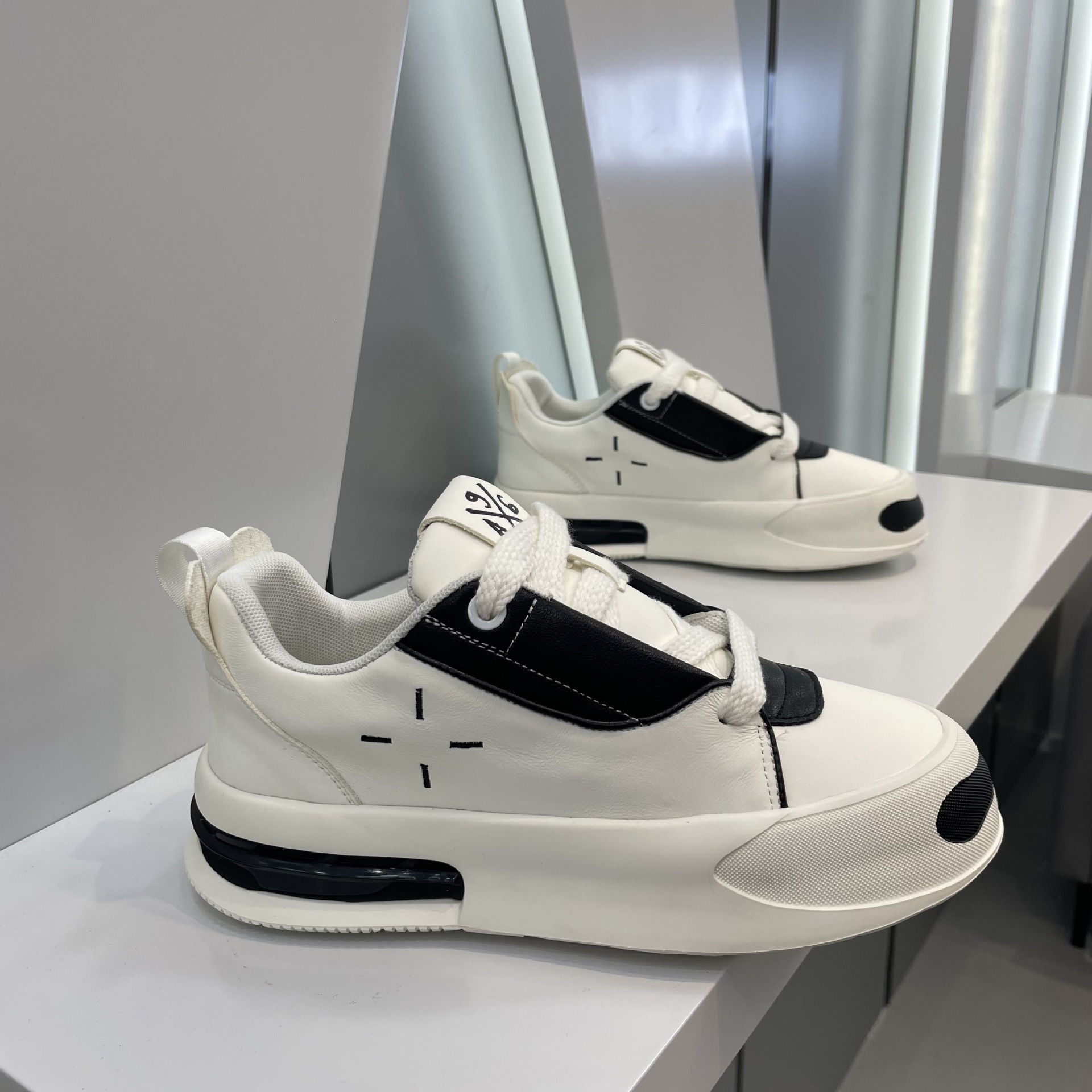 Ddmybear Board Autumn 2024 New Leather Breathable White Thick Sole Height Increasing Casual Trend Men's Shoes Chinese Brand Shoes F915-179