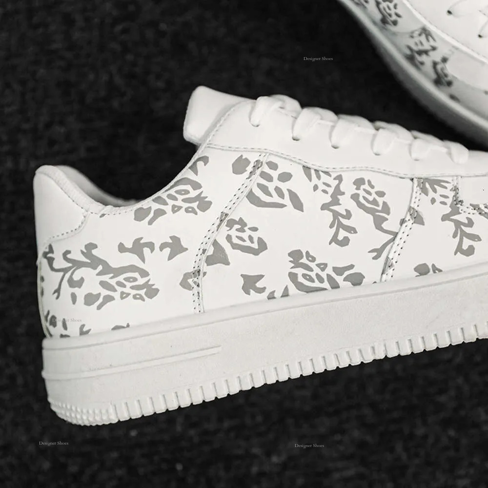 Skate Casual Mens Fashion Sneakers For Youth Breathable White Flower Flats Height Increase Student Force Shoes ce