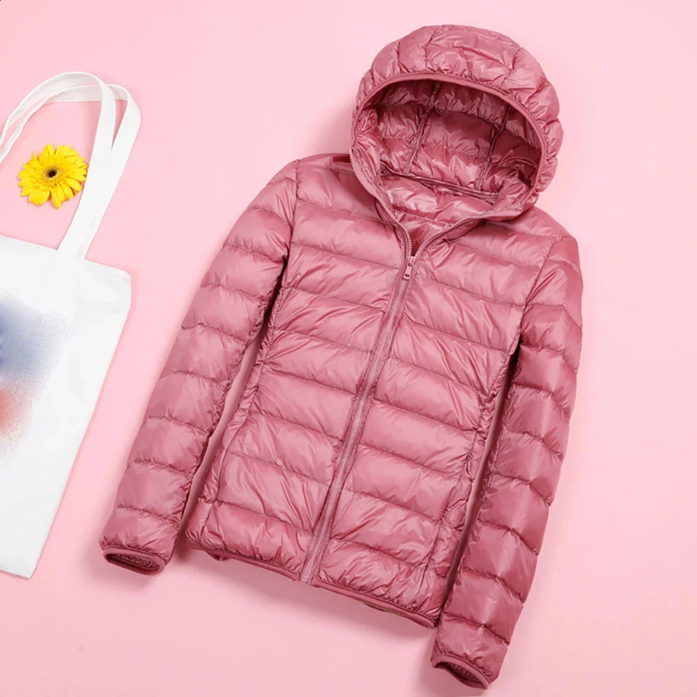 Winter womens Ultralight thin down jacket white duck down jacket long sleeved warm jacket Parka womens jacket 240913