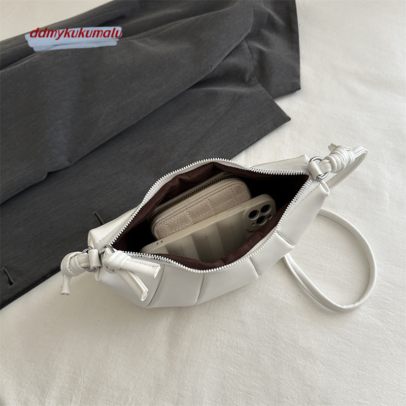 Silver for women 2024 new summer fashion design, niche single shoulder crossbody dumpling bag, cow horn bag H7.20#14 ddmykukumalu