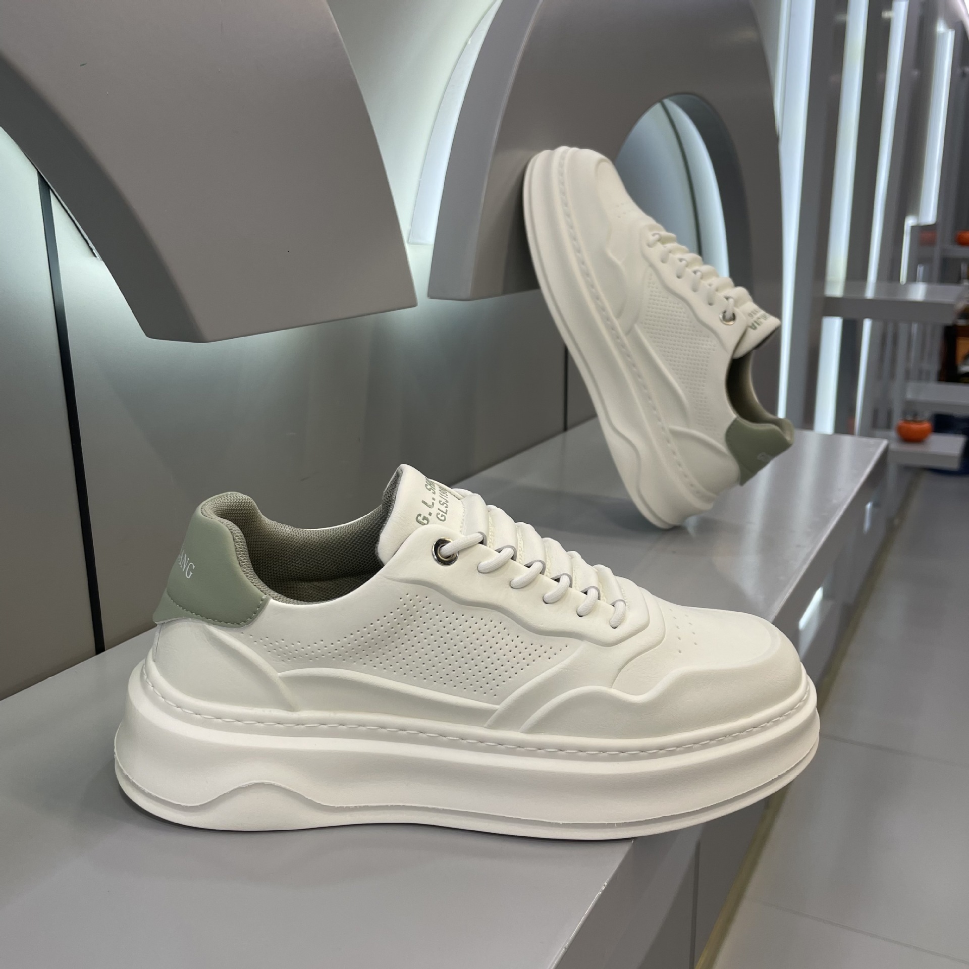 Ddmybear Fashionable Sports Leisure Board For Men, Autumn New Fashion Brand Leather Surface, Comfortable Soft Sole, Niche Men's Shoes Chinese Bra