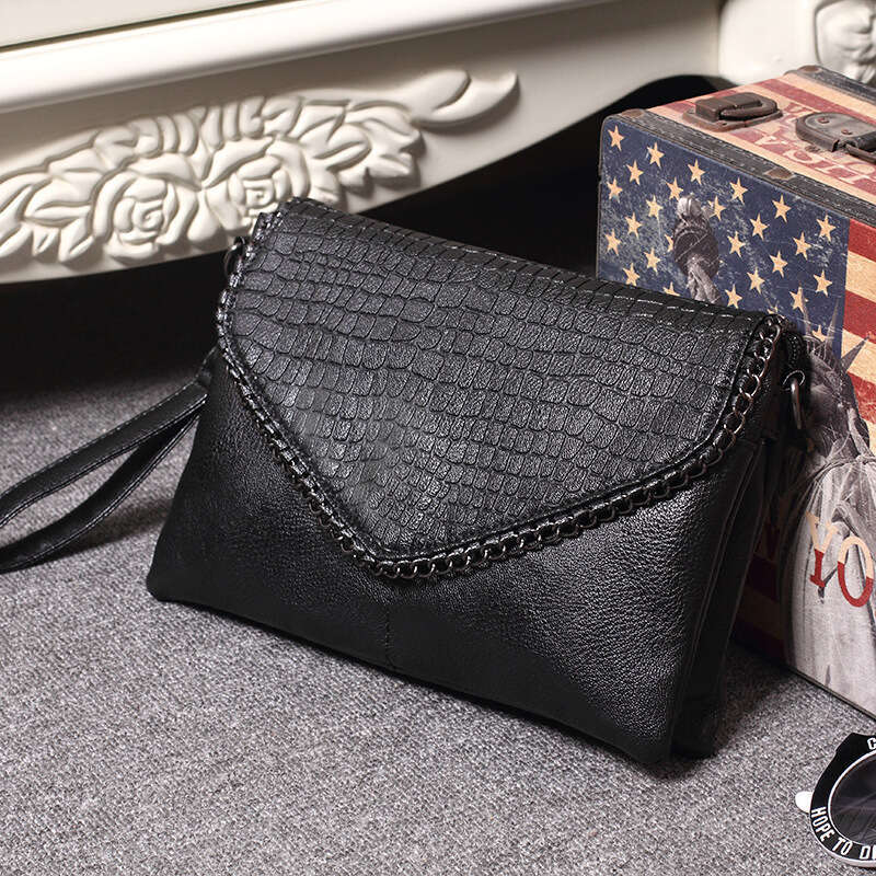 AMZZ 2024 New Trendy Crossbody Small Simple and Versatile Single Shoulder Soft Leather Envelope Women's Handheld Bag