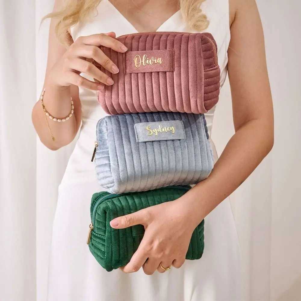 Hot Sale Large capacity makeup bag womens fashionable velvet makeup bag multifunctional makeup organizer womens toilet bag Z241219