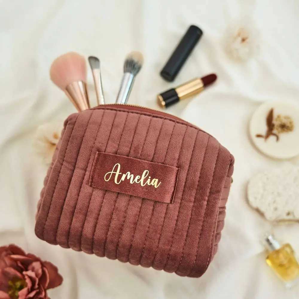 Hot Sale Large capacity makeup bag womens fashionable velvet makeup bag multifunctional makeup organizer womens toilet bag Z241219