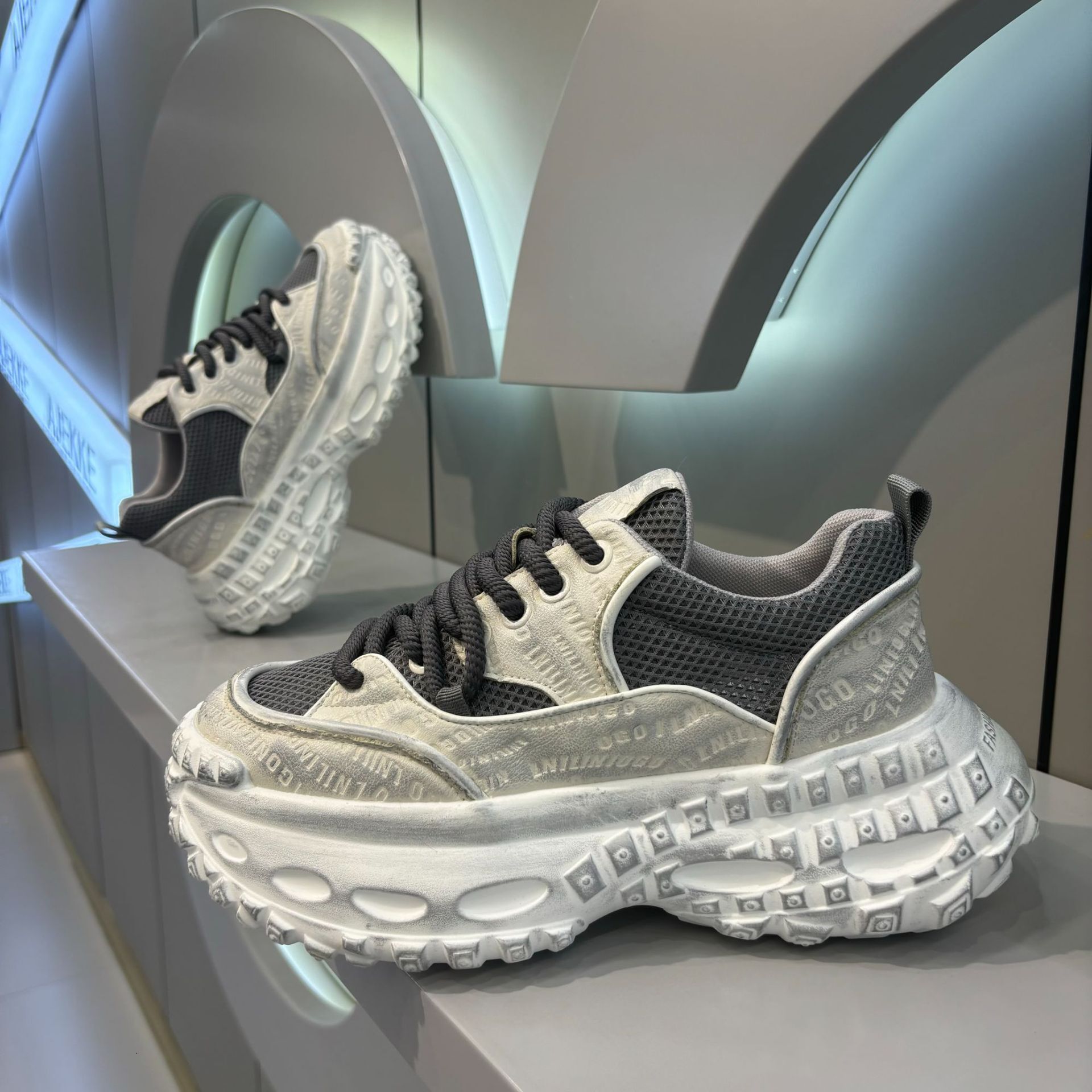 Ddmybear Autumn New Men's With Lightweight And Versatile Tire Soles, Height Increasing Sports Breathable Casual Shoes, Dad Shoes Chinese Brand Sh