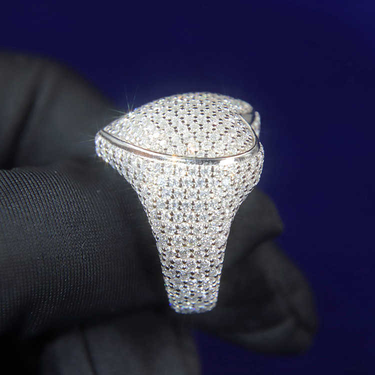 Fashion Design Iced Out Ring Sterling Silver Heart Shape VVS Moiossanite Diamond Ring for Hip hop Jewelry