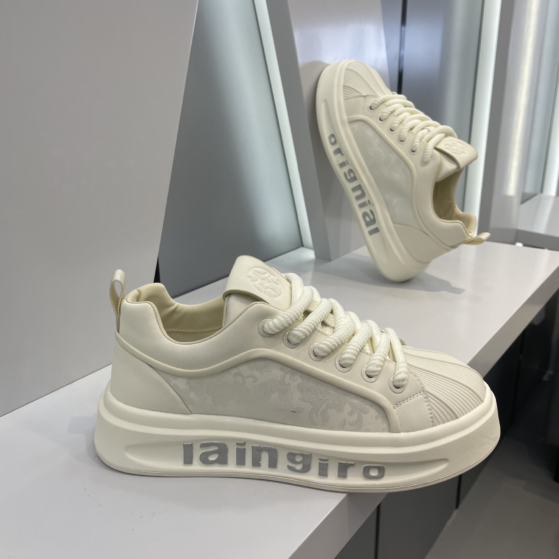 Ddmybear 2024 Autumn New Brand White Fashion Trend Versatile Embroidered Printed Casual Board Internet Red Trendy Men's Shoes Chinese Brand Shoes