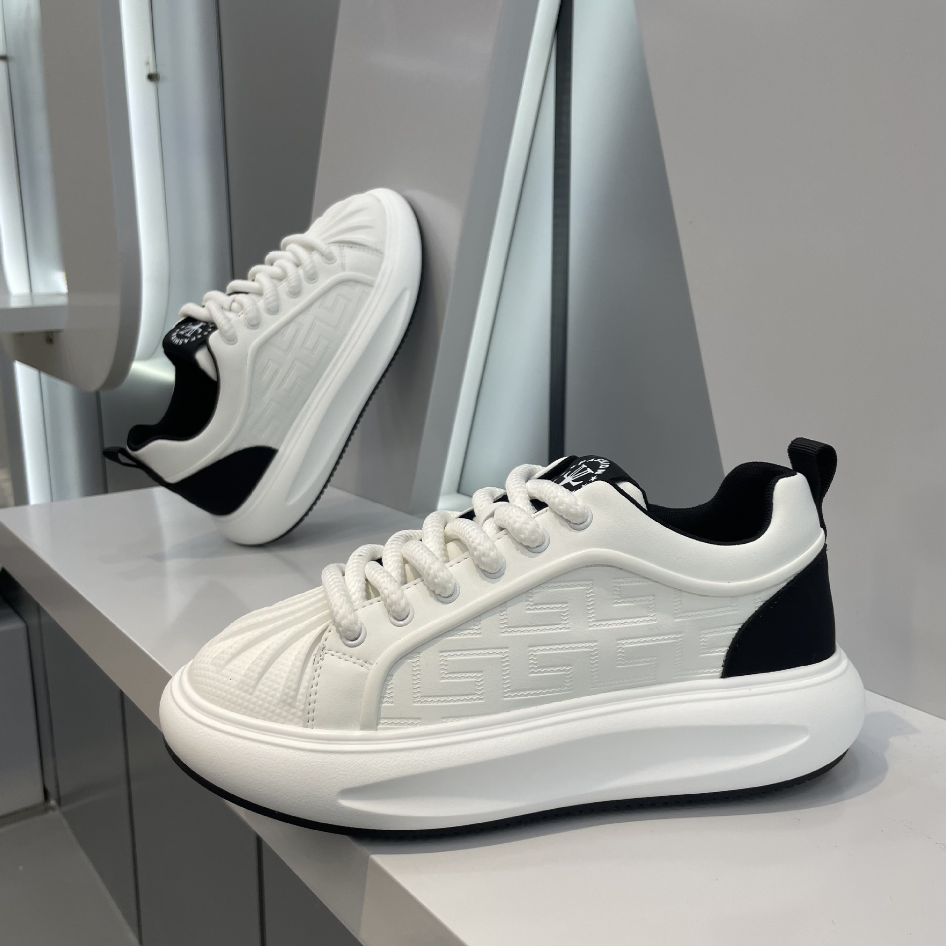 Ddmybear Casual High-End Board 2024 New Autumn Breathable Trendy Brand White Leather Surface Thick Sole Height Increasing Men's Shoes Chinese Bra