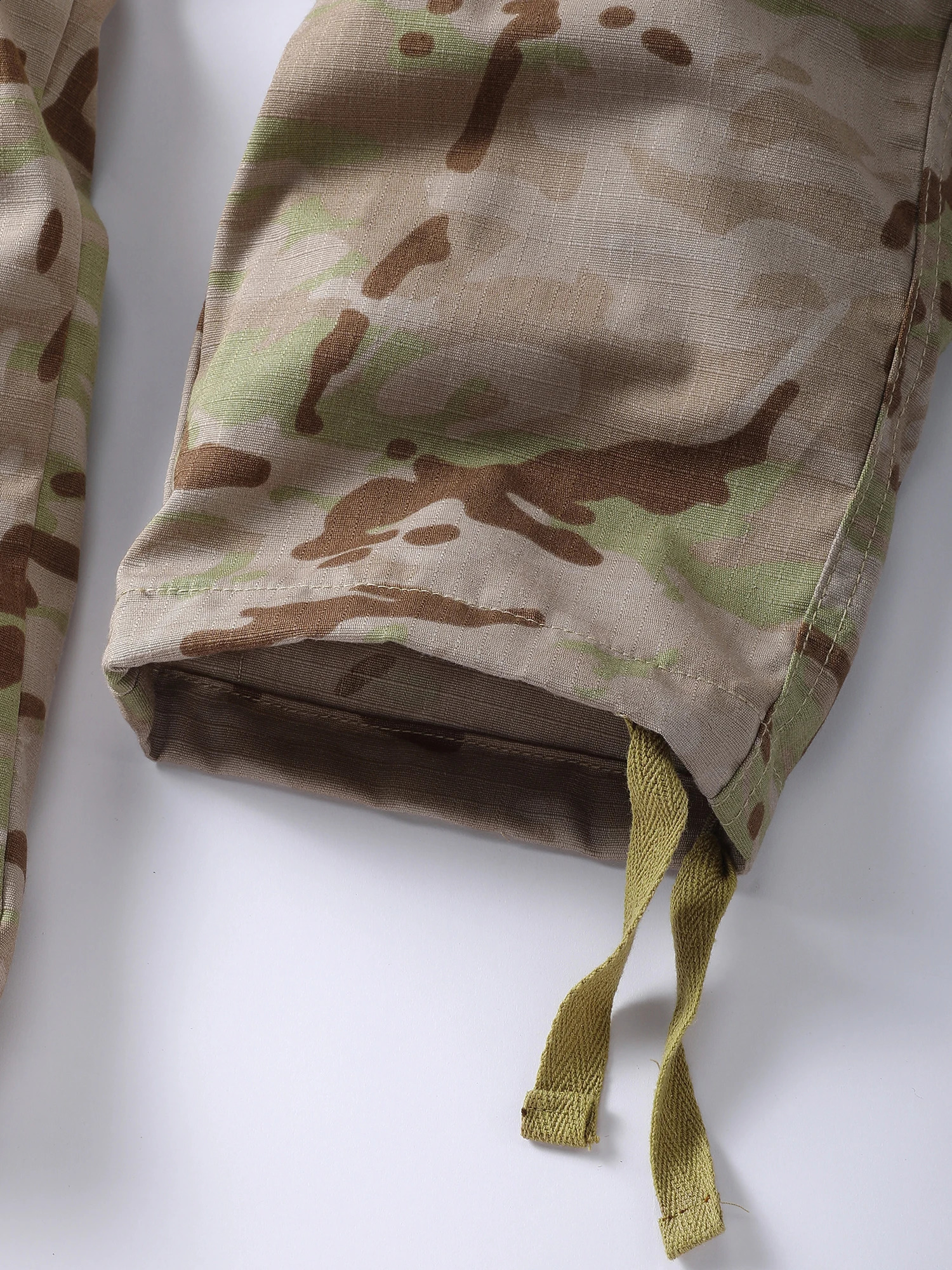 AKARMY Mens Wild Cargo Pants Camo Pants Cotton Casual Work Hiking Pants with 8 PocketsNo Belt 240913