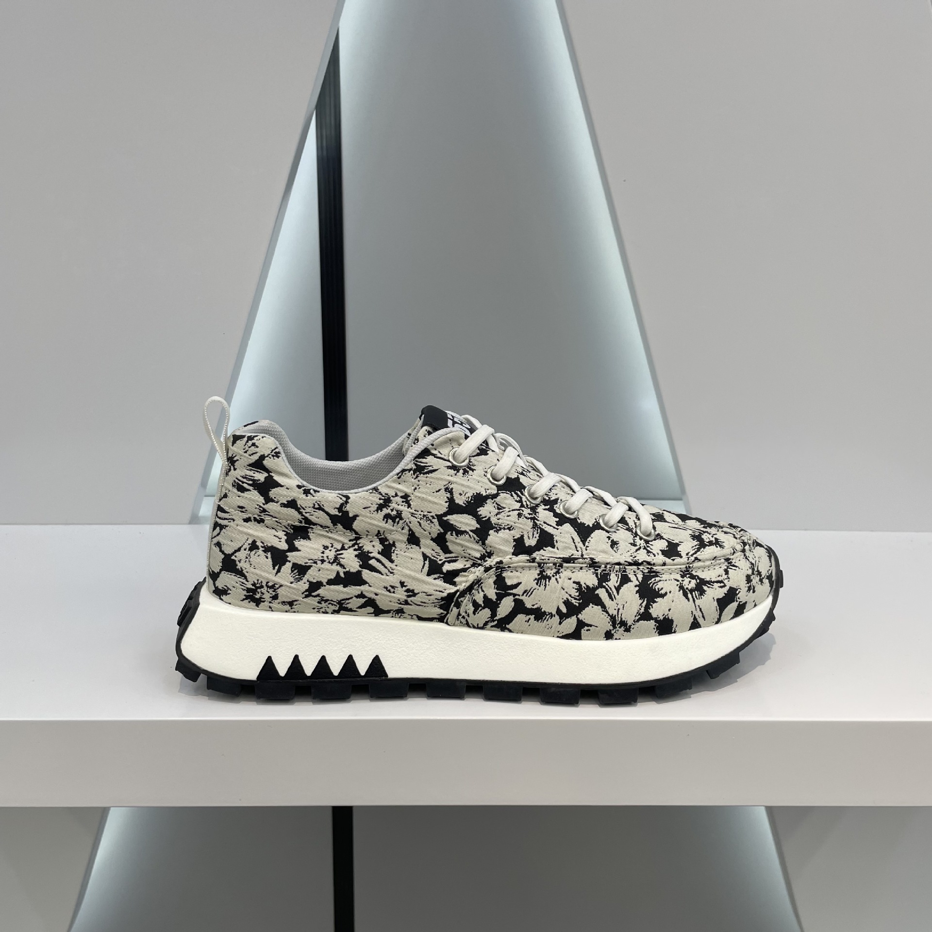 Ddmybear Spring And Autumn 2024 New Trendy Printed Board Soft Soled Lightweight Casual Men's Breathable Sports Shoes Chinese Brand Shoes F915-209