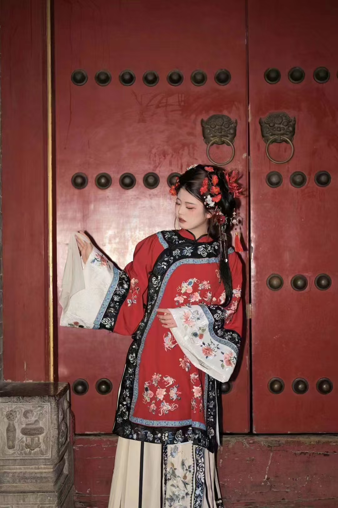 Traditional Hanfu Style Qing Dynasty Embroidered Heavy Craft Qipao Skirt - Autumn/Winter Chinese Historical Costume, Hanfu