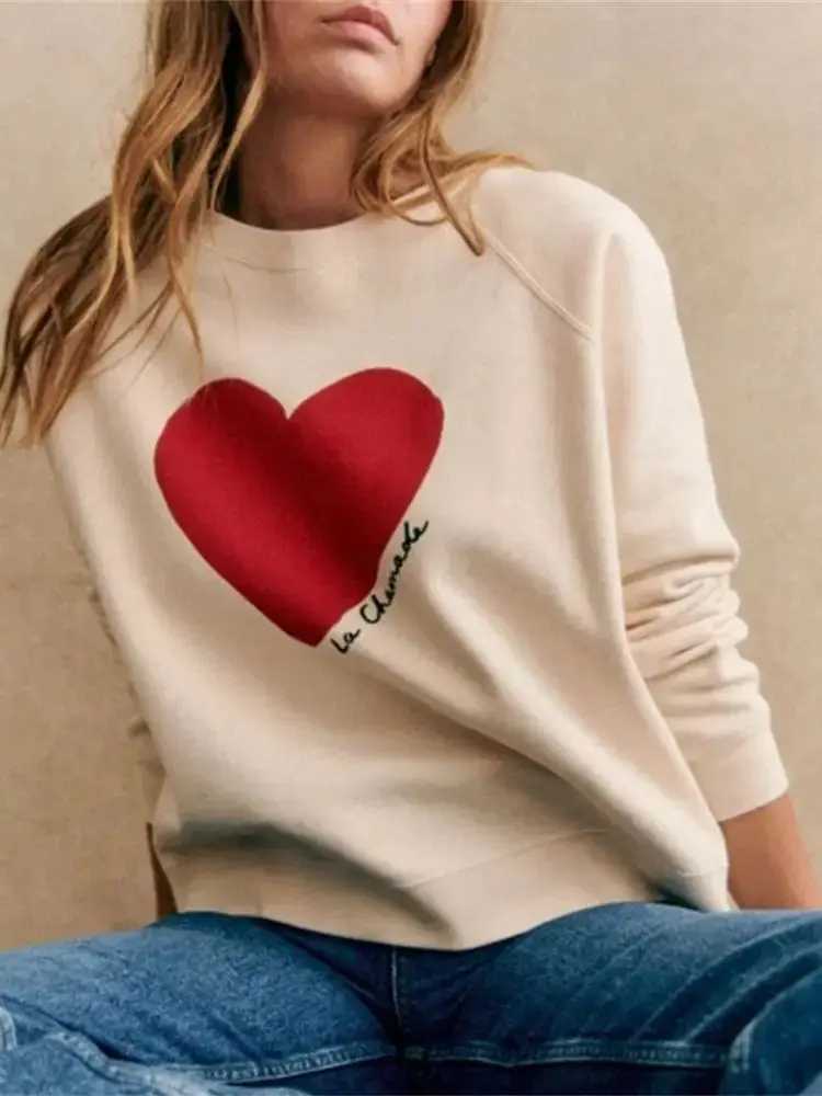 Womens French O-neck sweatshirt for autumn and winter womens long sleeved loose heart-shaped printed top 2024 new item W240914