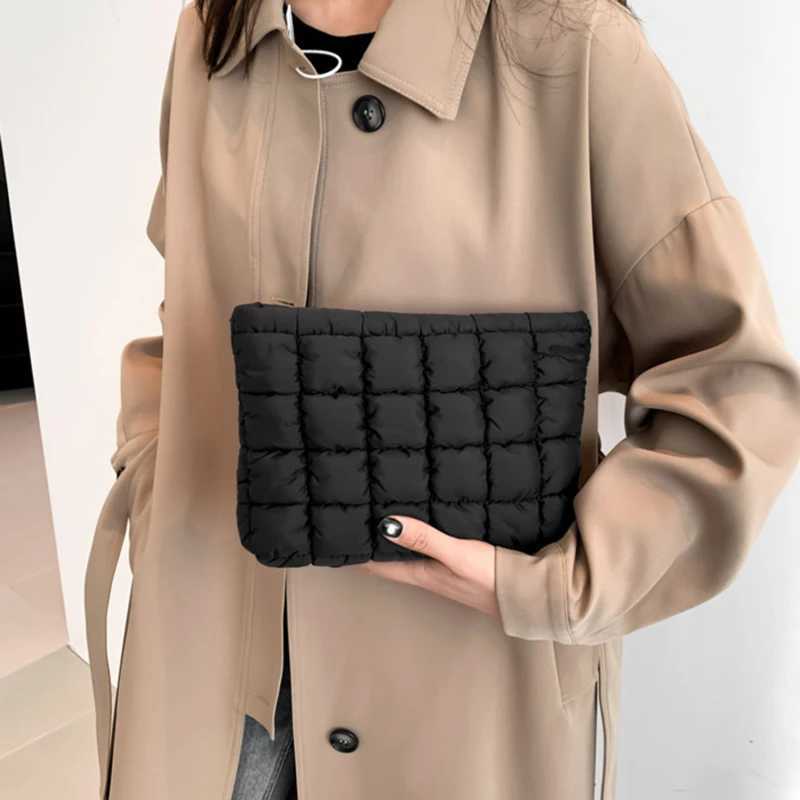 Women Makeup Pouch Padded Quilted Makeup Storage Bag Puffer Makeup Bag Large Cosmetic Organizer Bag Clutch Handbag Beauty Case Z240914