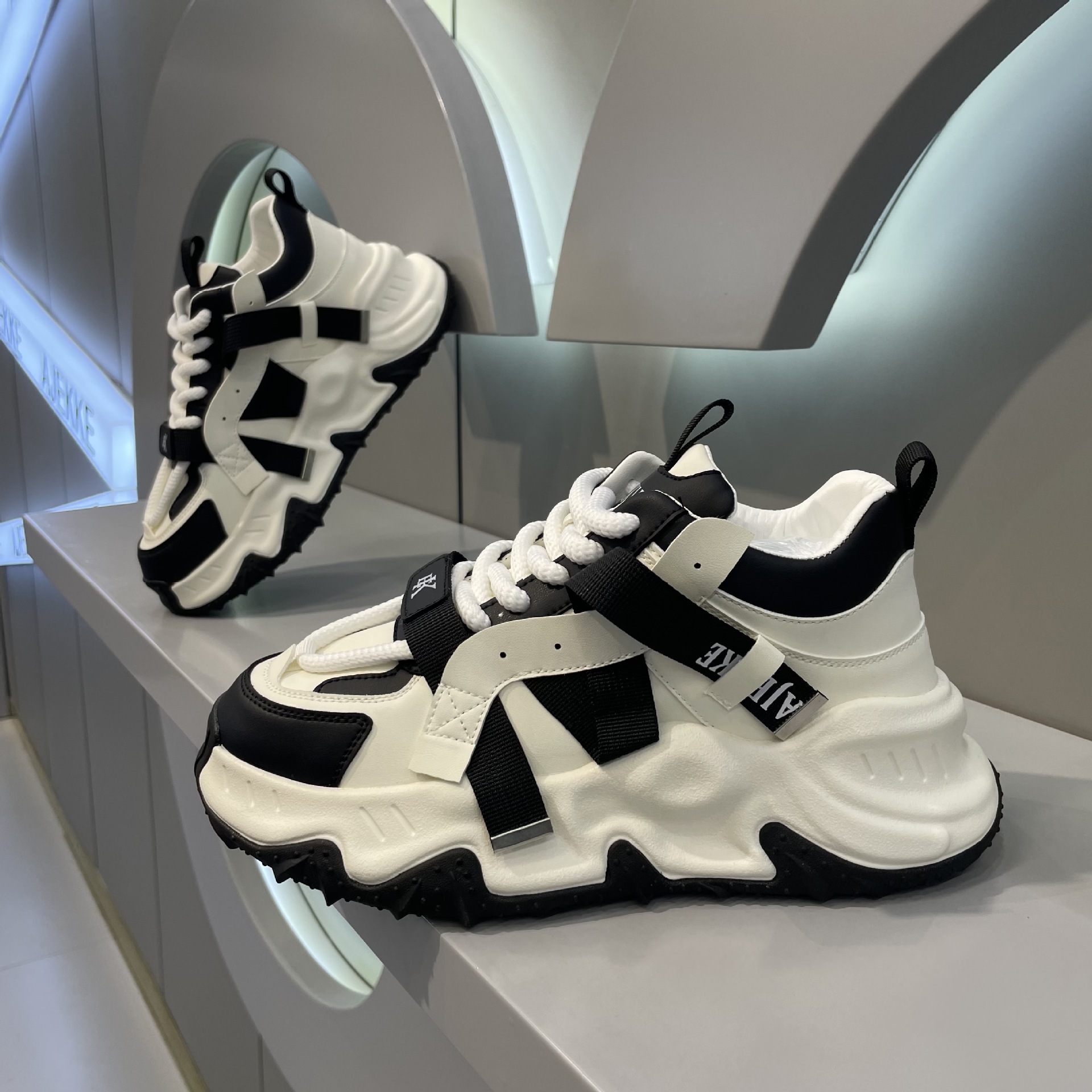 Ddmybear Men's 2024 New Autumn Versatile Men's Casual Brand High-End Sense Sports Height Increasing Dad Trendy Shoes Chinese Brand Shoes F91