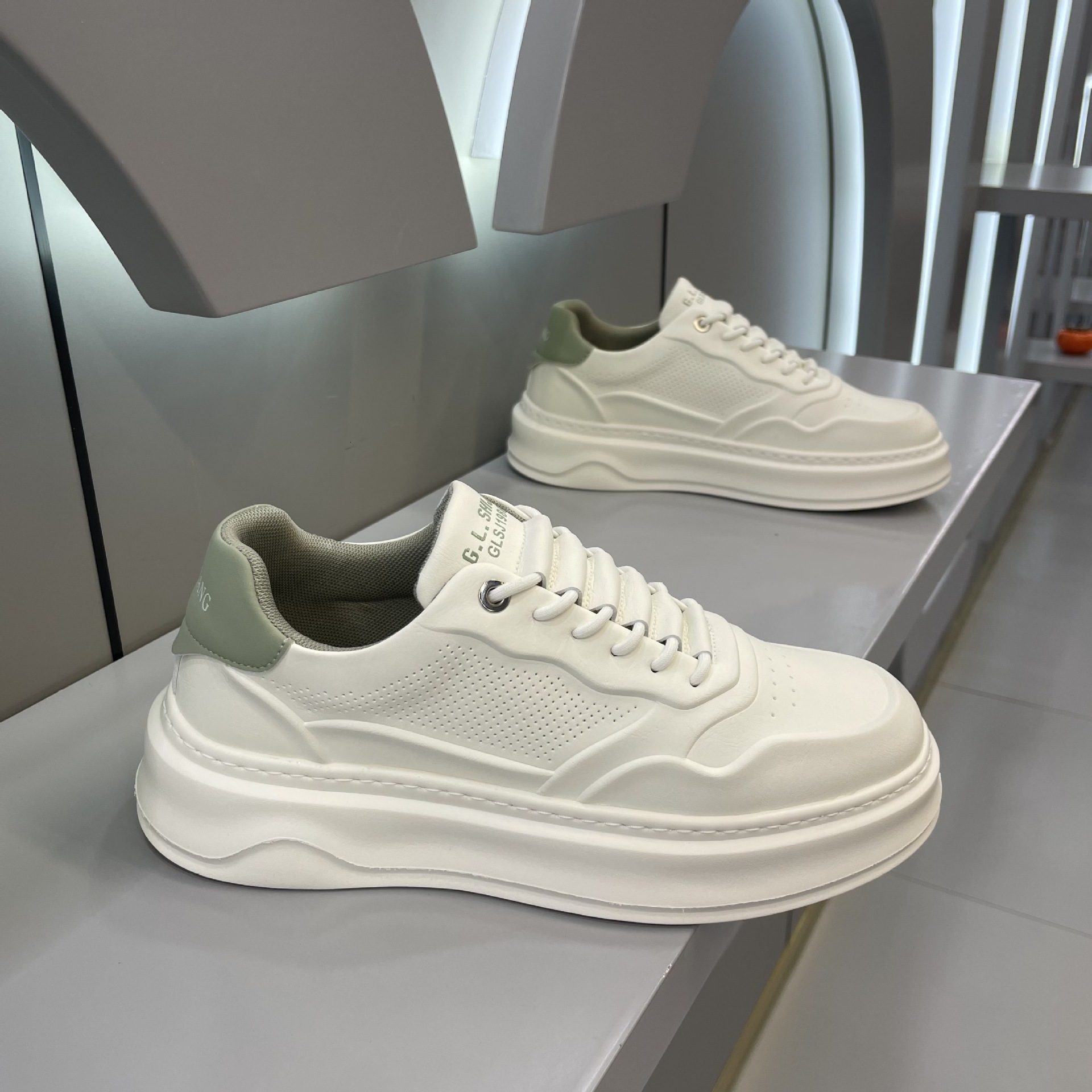 Ddmybear Fashionable Sports Leisure Board For Men, Autumn New Fashion Brand Leather Surface, Comfortable Soft Sole, Niche Men's Shoes Chinese Bra