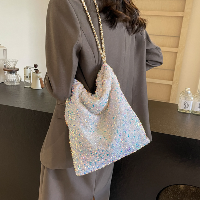 2024 New Korean Edition Large Capacity Bright Face Chain Underarm Tote Women's Trendy Mori Moe Spring One Shoulder Commuter Bag