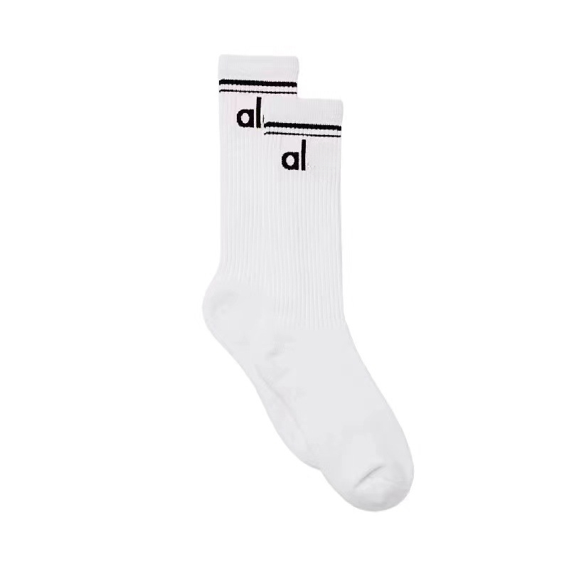 Womens yoga stockings Outdoor Throwback Womens Cotton Medium Tube Sports Socks Four Seasons Comfy Cushioning Classic Academic Style Stretchy Sweat-Wic