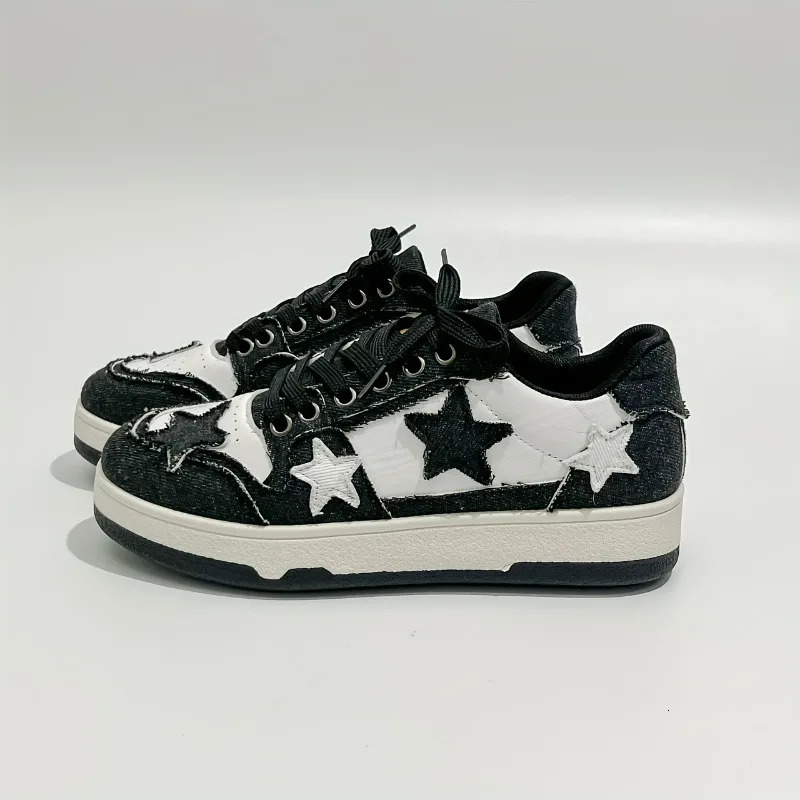 Women's cowboy skateboard fashionable round-headed low-top shoes, wild outdoor sports shoes.