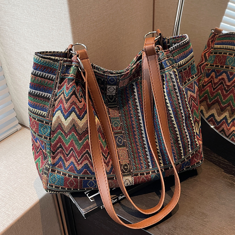 Large Capacity 2024 New Fashionable Commuter Ethnic Style Tote Bag Canvas Single Shoulder Handbag for Women