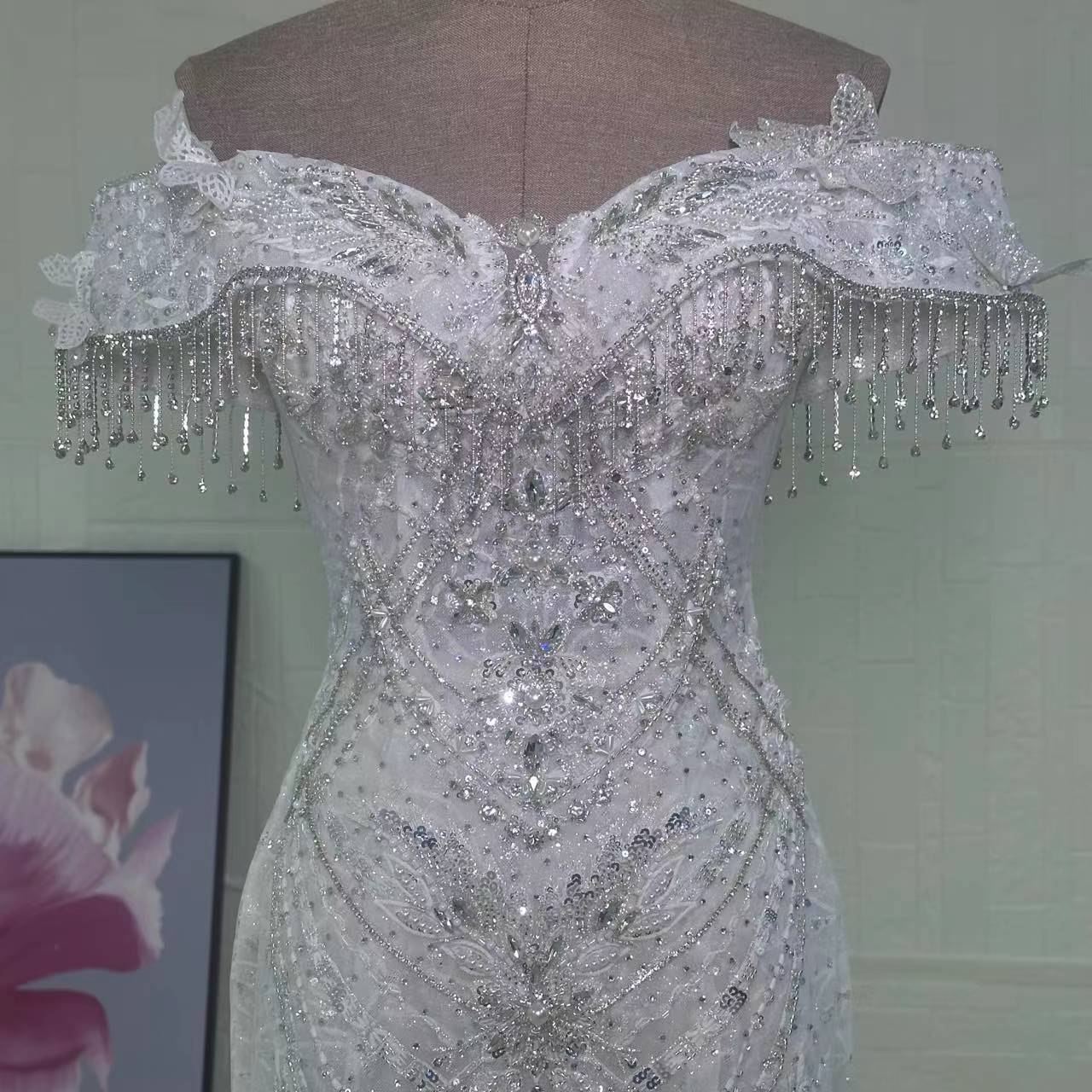 Luxury Off-Shoulder Mermaid Bridal Dress Featuring Diamond Chain Accent for Weddings and Events