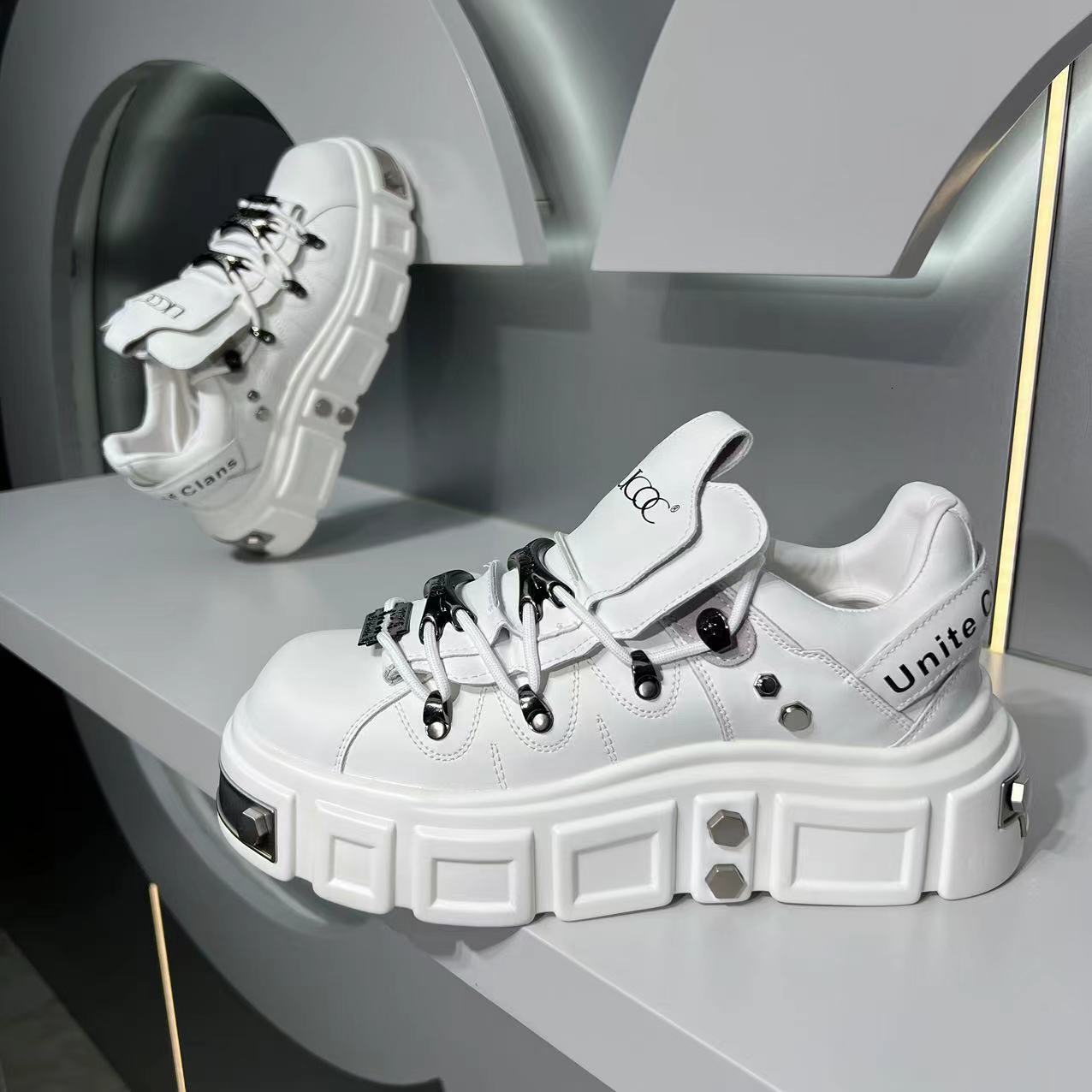 Ddmybear Men's 2024 New Thick Soled Height Increasing Casual Board Shoes, Popular Trend Brand Niche Design Shoes Chinese Brand Shoes F915-189