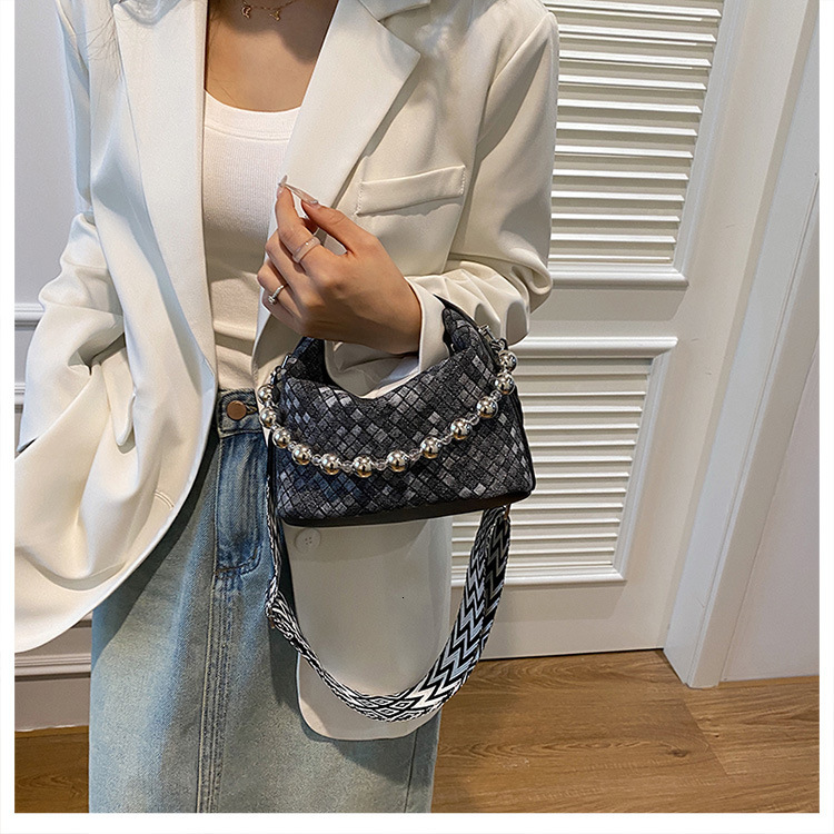Chinese Pattern Beaded Handheld Bucket for Women's 2024 New Summer Chain Single Shoulder Crossbody Small Bag