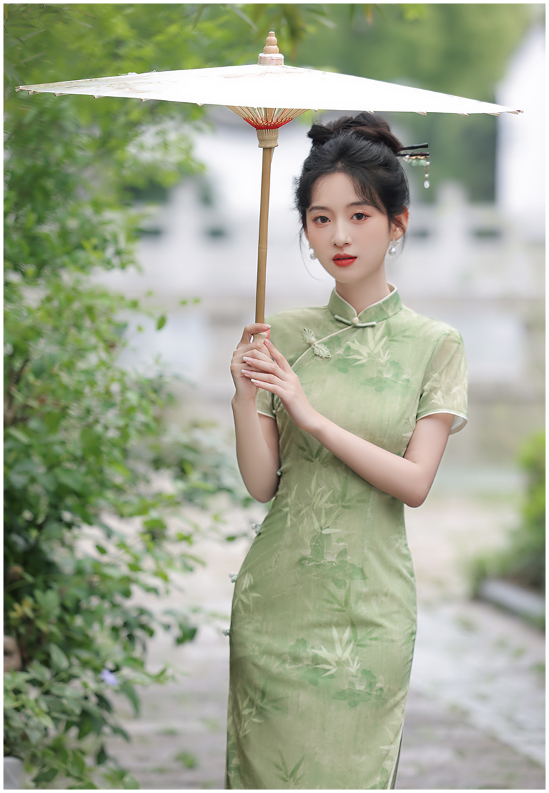 High-End Luck-Enhancing Green Qipao Dress Daily Wear - Get a Free Fortune Bead Bracelet
