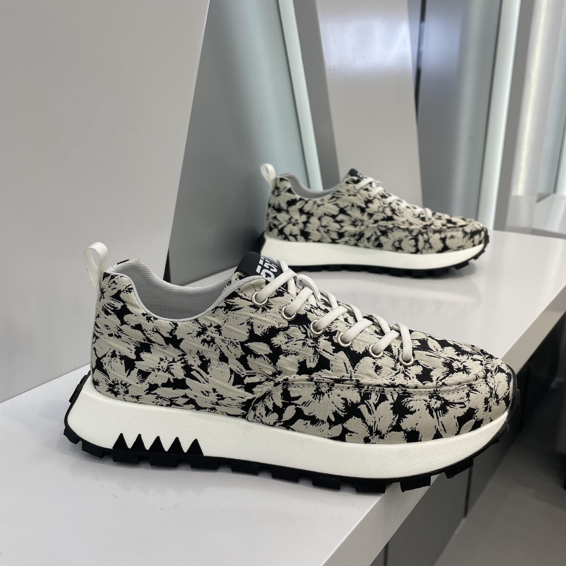Ddmybear Spring And Autumn 2024 New Trendy Printed Board Soft Soled Lightweight Casual Men's Breathable Sports Shoes Chinese Brand Shoes F915-209